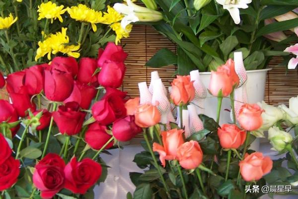 怎么样开花店（怎么样开花店做生意）