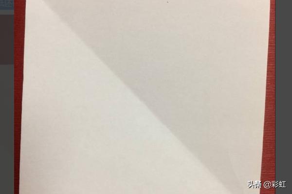 团花剪纸作品（团花剪纸作品在服饰上的应用照片）