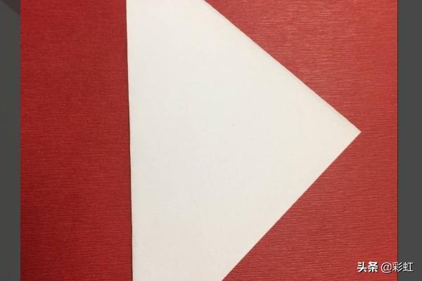 团花剪纸作品（团花剪纸作品在服饰上的应用照片）